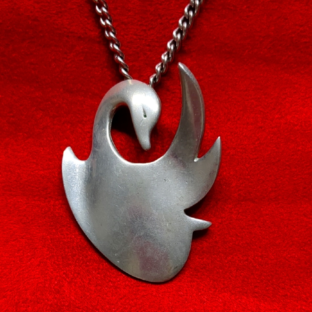 Vintage Reed & Barton Pewter Swan Pendant Necklace
